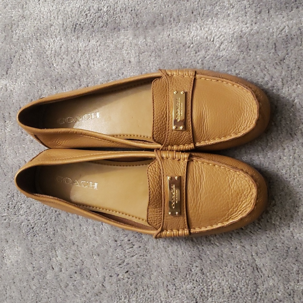 Coach camel loafer size 9.5
